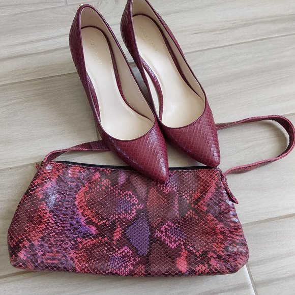 BCBG Maxazria Multi Pink Italian Leather Snakeskin Handbag. Size 6x11 - Picture 6 of 6